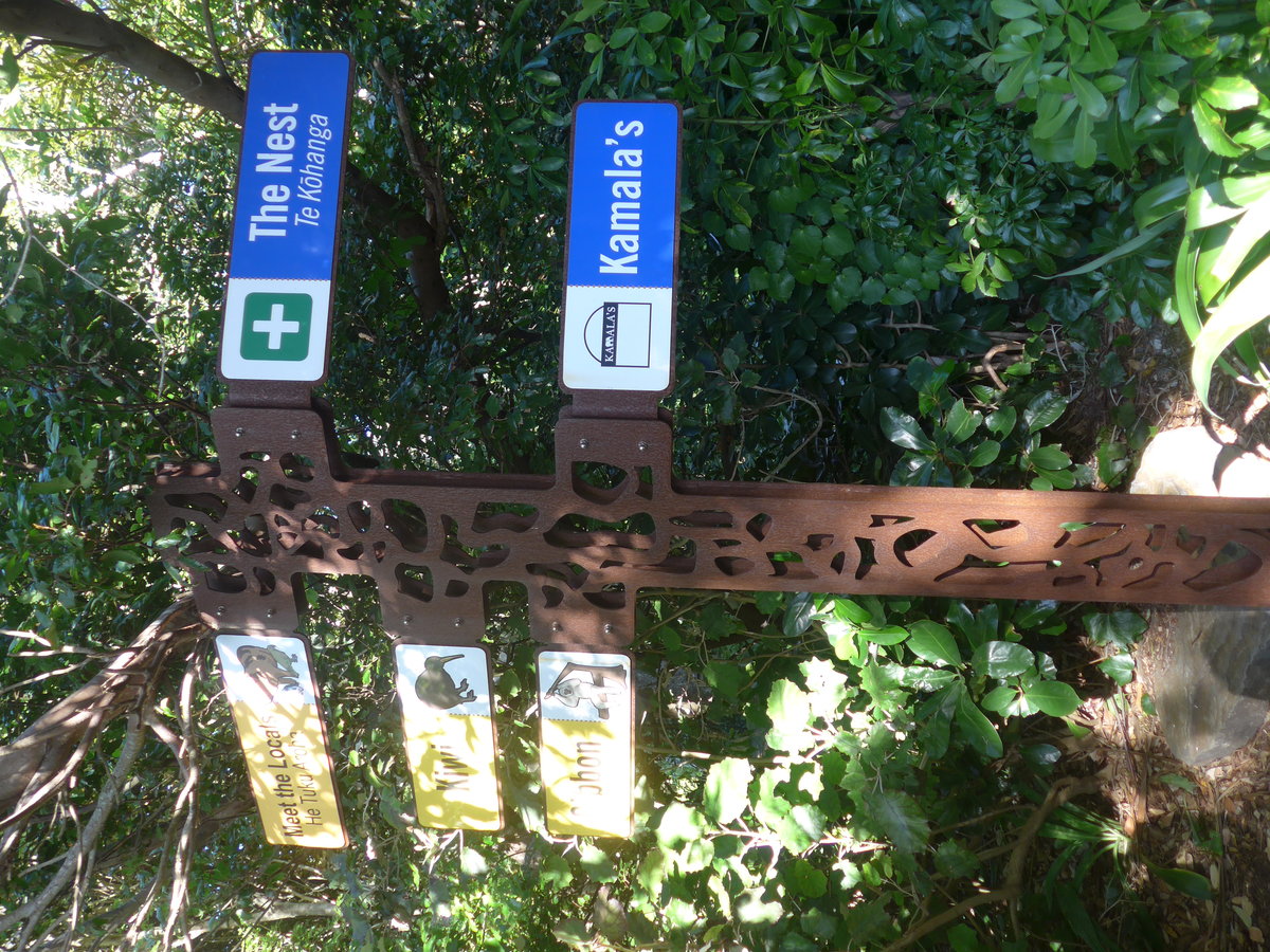 (191'433) - Wegweiser am 26. April 2018 in Wellington, ZOO