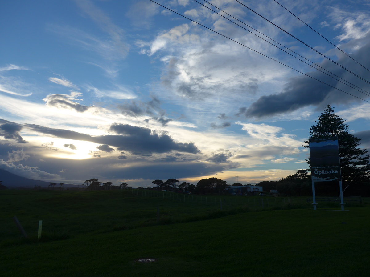 (191'844) - Wiese am 29. April 2018 bei Opunake