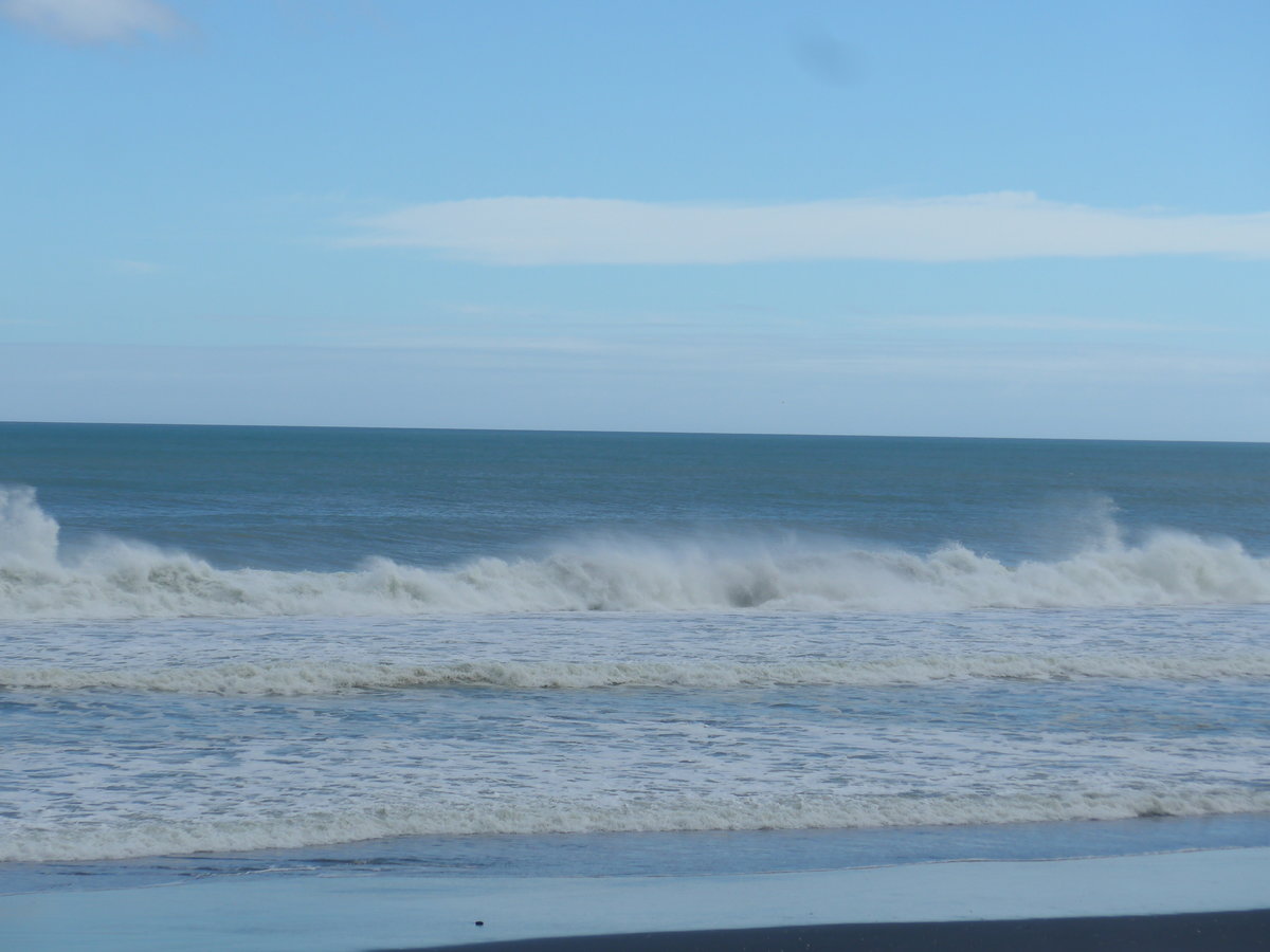 (191'880) - Das Meer am 29. April 2018 bei Mokau