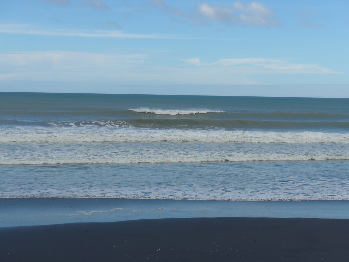 (191'882) - Das Meer am 29. April 2018 bei Mokau