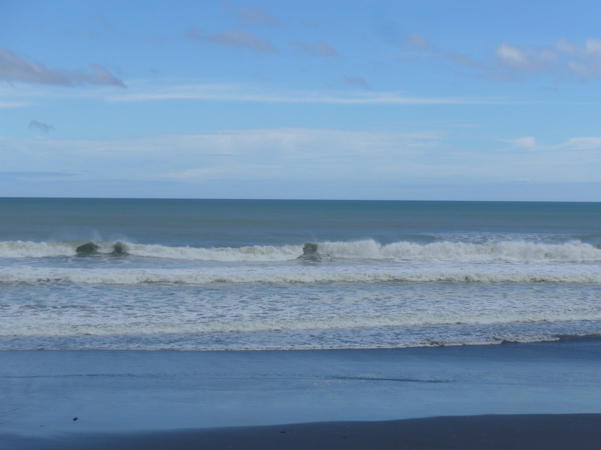 (191'883) - Das Meer am 29. April 2018 bei Mokau