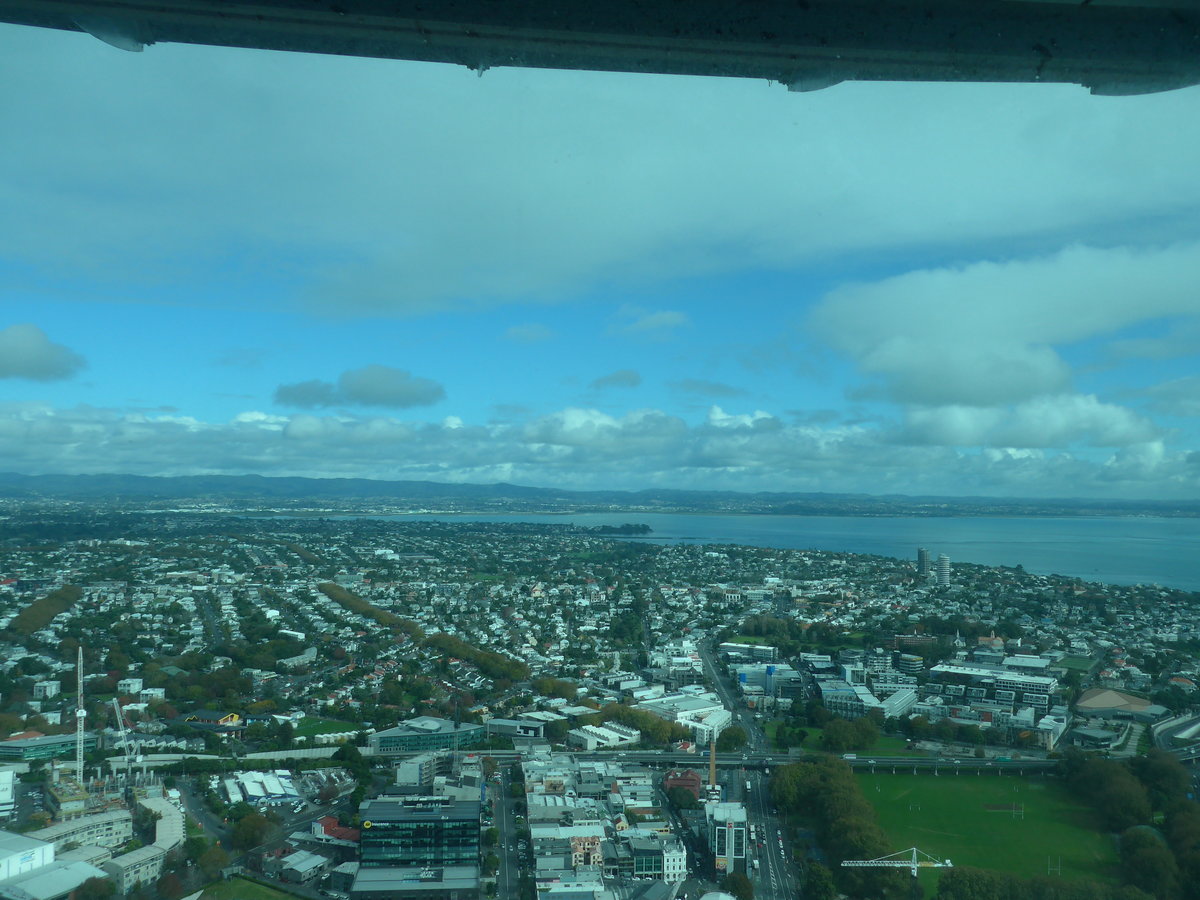 (192'163) - Auckland am 1. Mai 2018 vom Sky Tower aus