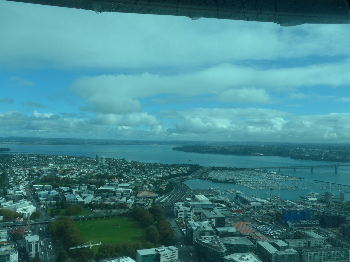 (192'165) - Auckland am 1. Mai 2018 vom Sky Tower aus