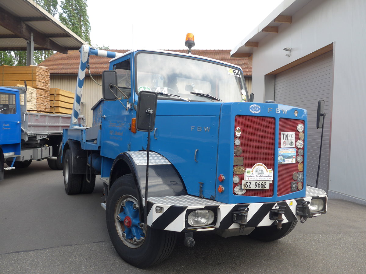 (192'341) - Z�ger, Altendorf - SZ 9662 - FBW am 5. Mai 2018 in Attikon, Wegm�ller