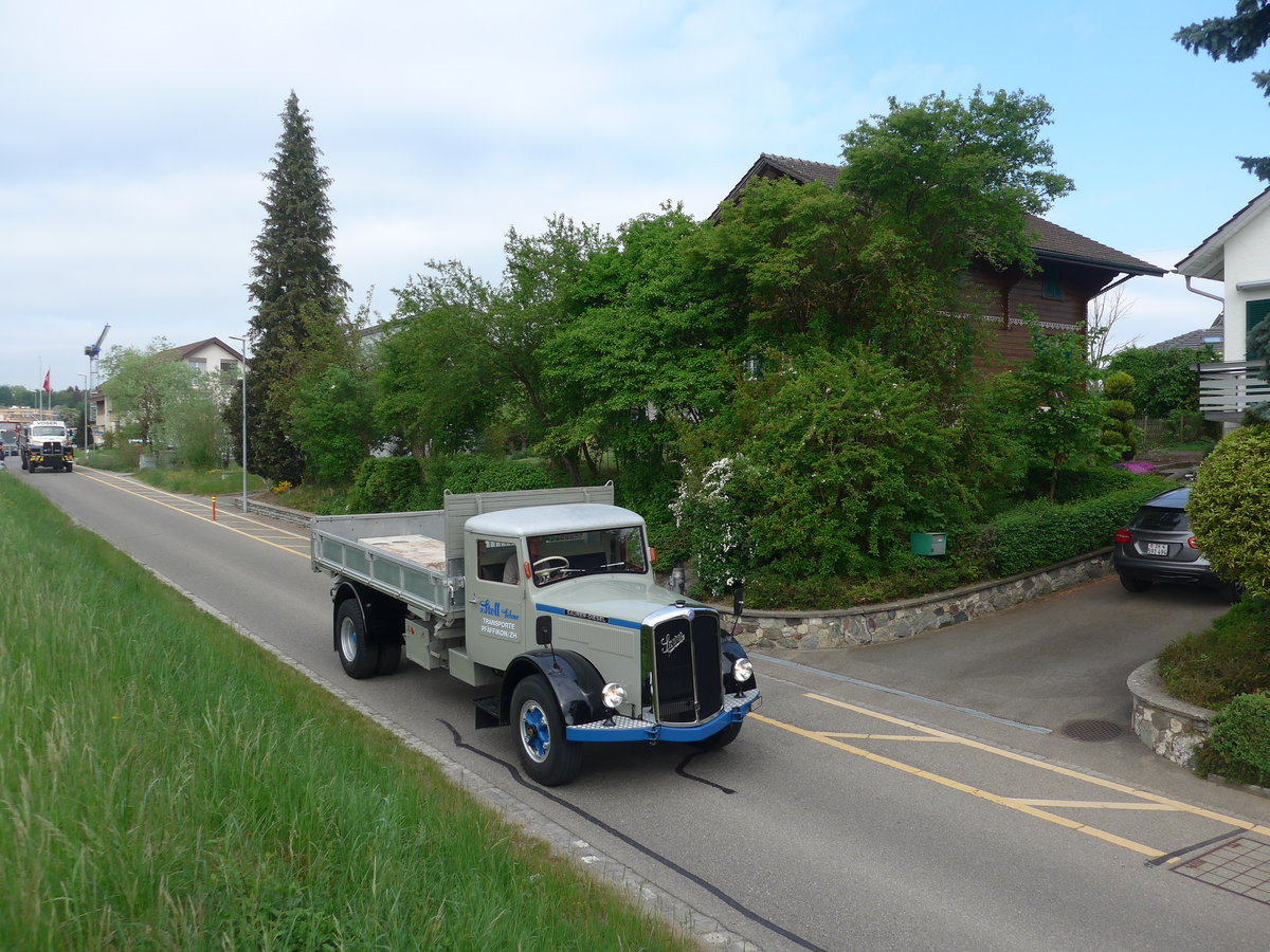 (192'433) - Stoll, Pf�ffikon - ZH 33'348 U - Saurer am 5. Mai 2018 in Attikon, Bahnstrasse