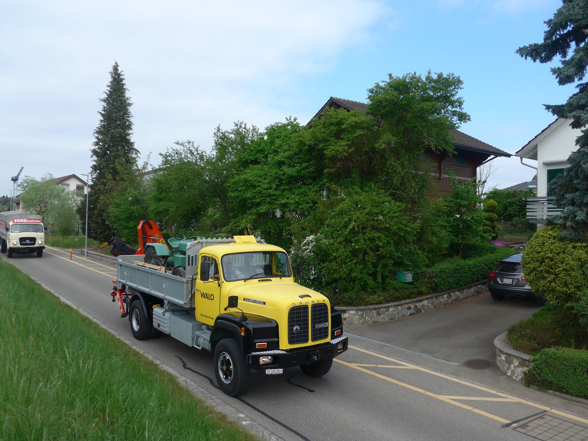 (192'448) - Walo Bertschinger - ZH 30'038 U - Saurer am 5. Mai 2018 in Attikon, Bahnstrasse