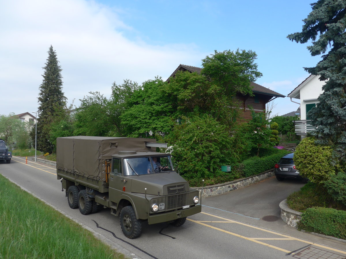 (192'504) - Henschel - AG 11'415 U - am 5. Mai 2018 in Attikon, Bahnstrasse