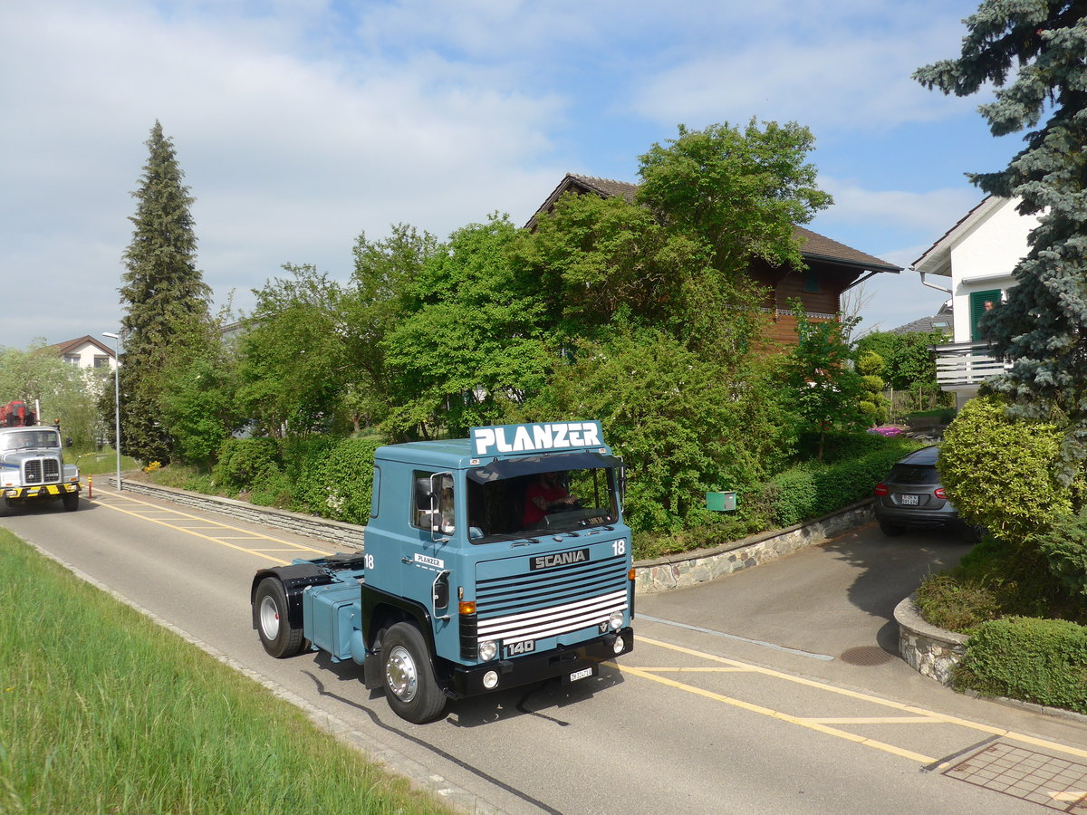 (192'560) - Planzer, Dietikon - Nr. 18/ZH 32'471 U - Scania am 5. Mai 2018 in Attikon, Bahnstrasse