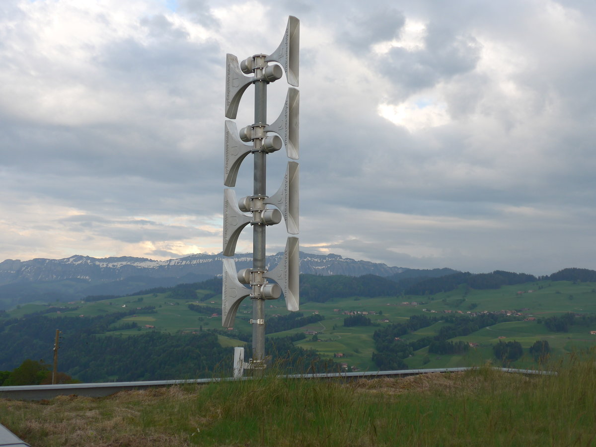 (192'978) - Sirene auf der Lueg am 11. Mai 2018 oberhalb von Fahrni