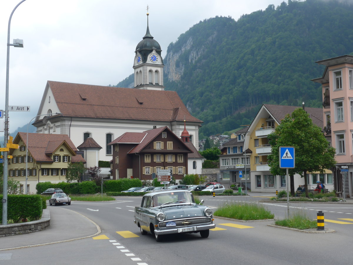 (193'039) - Opel - ZH 37'851 - am 20. Mai 2018 in Wolfenschiessen, Hauptstrasse
