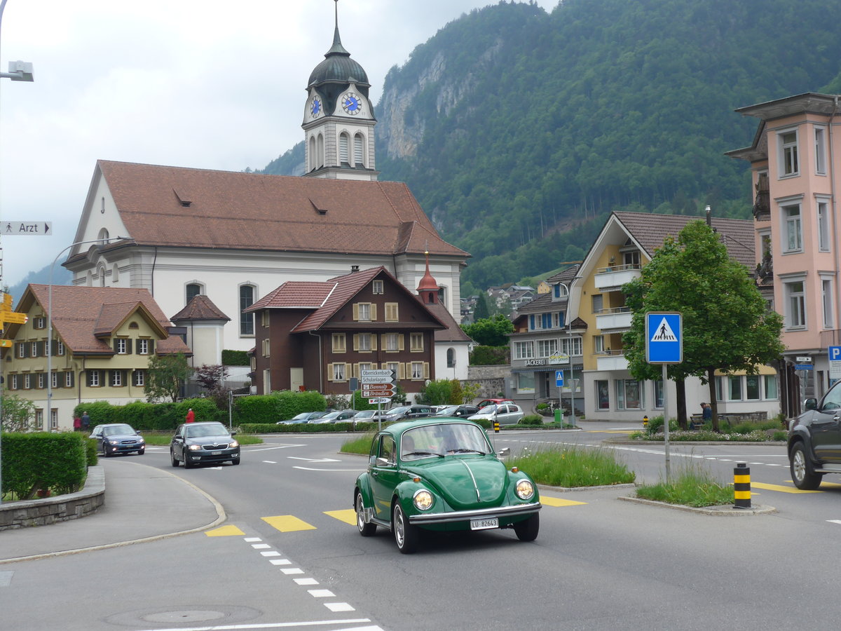 (193'041) - VW-K�fer - LU 82'643 - am 20. Mai 2018 in Wolfenschiessen, Hauptstrasse
