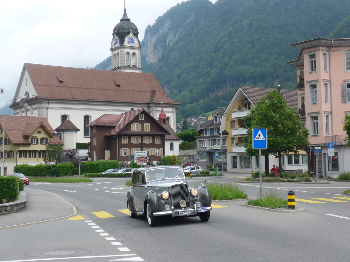 (193'044) - Bentley - OW 6312 - am 20. Mai 2018 in Wolfenschiessen, Hauptstrasse