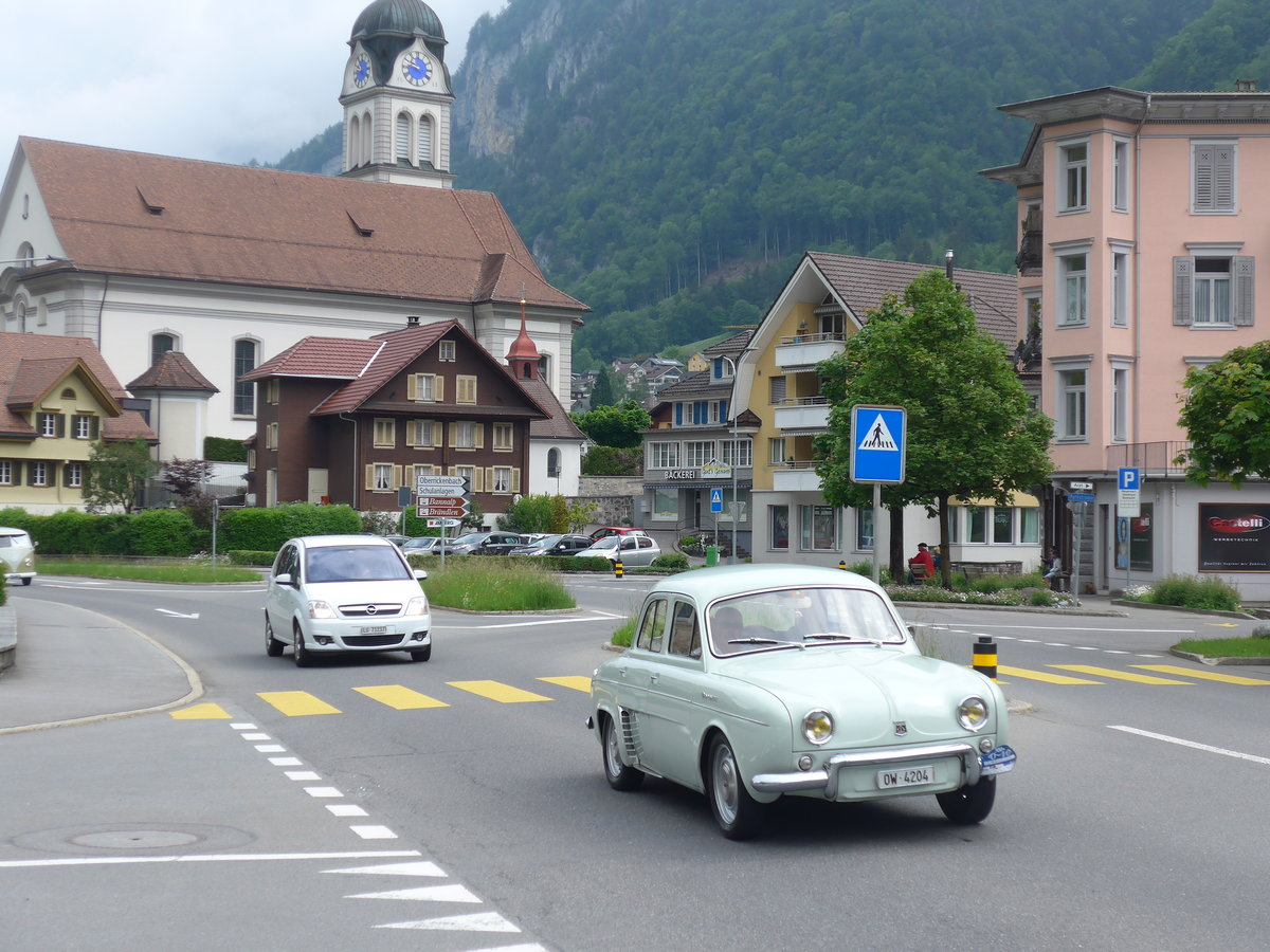 (193'054) - Renault - OW 4204 - am 20. Mai 2018 in Wolfenschiessen, Hauptstrasse