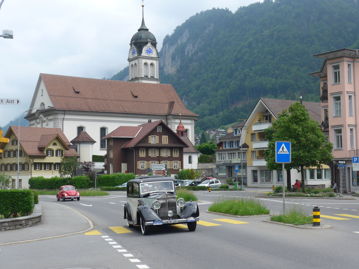 (193'056) - Rolls-Royce - OW 1385 - am 20. Mai 2018 in Wolfenschiessen, Hauptstrasse