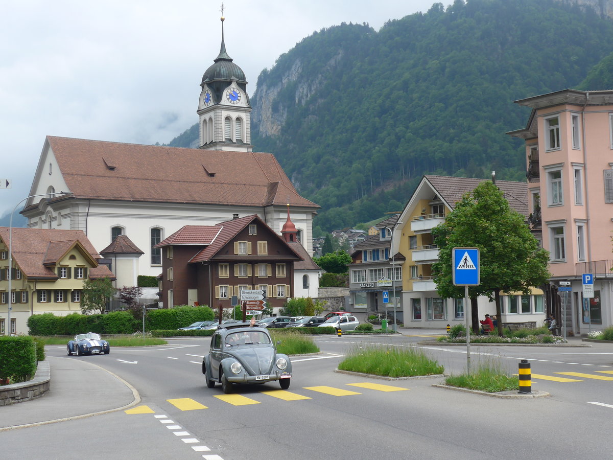 (193'062) - VW-K�fer - NW 5298 - am 20. Mai 2018 in Wolfenschiessen, Hauptstrasse