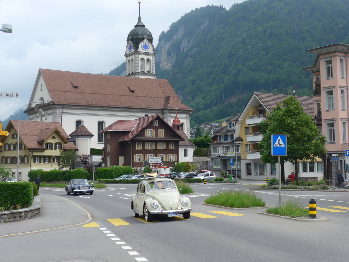 (193'081) - VW-K�fer - LU 130'760 - am 20. Mai 2018 in Wolfenschiessen, Hauptstrasse