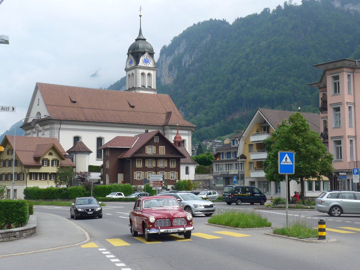 (193'107) - Volvo - OW 23'424 - am 20. Mai 2018 in Wolfenschiessen, Hauptstrasse