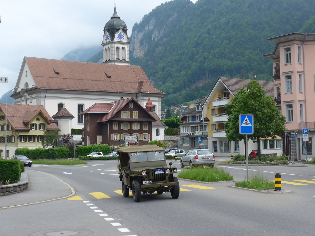 (193'117) - Willys - Jahrgang 1942 - am 20. Mai 2018 in Wolfenschiessen, Hauptstrasse