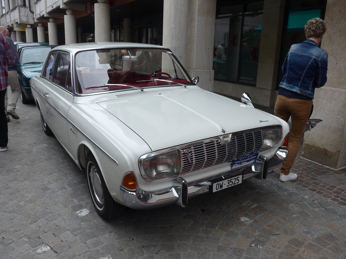 (193'180) - Ford - OW 3525 - am 20. Mai 2018 in Engelberg, OiO