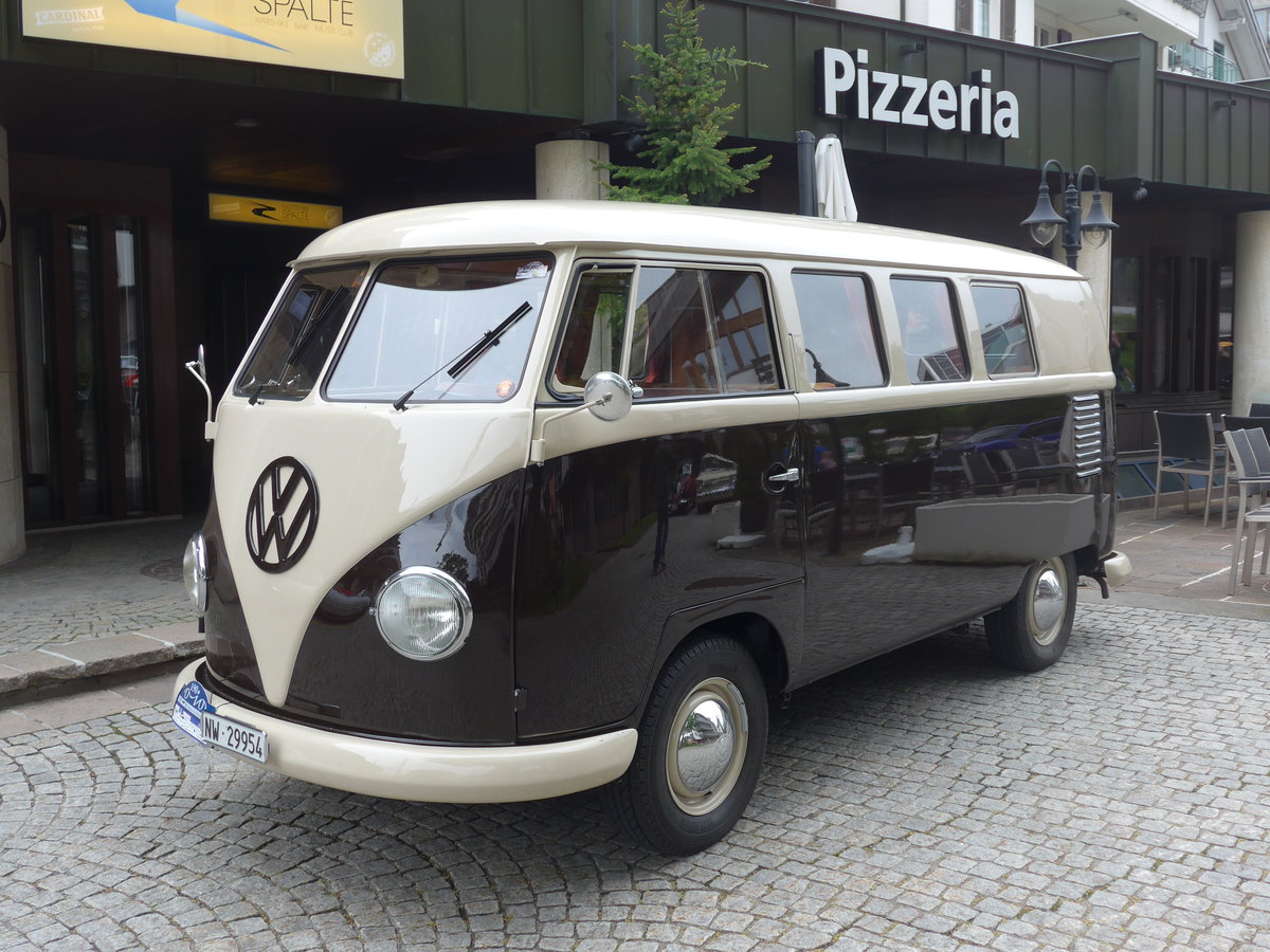 (193'253) - VW-Bus - NW 29'954 - am 20. Mai 2018 in Engelberg, OiO