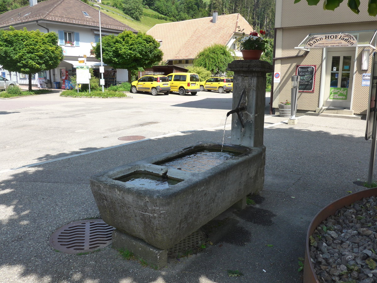 (193'740) - Brunnen am 3. Juni 2018 beim Bahnhof Trubschachen