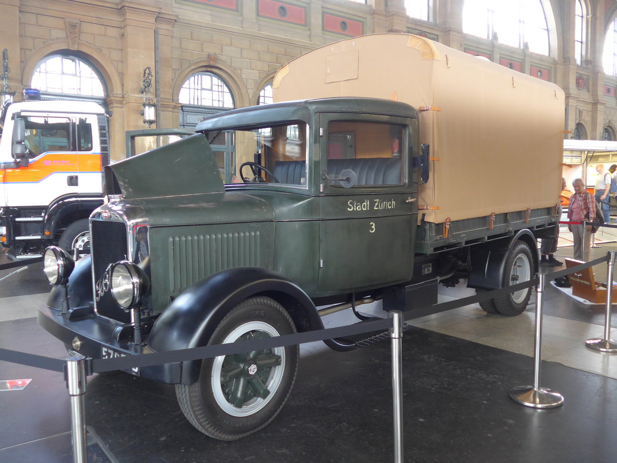 (193'877) - Stadt Z�rich - Nr. 3/5767 C - FBW am 9. Juni 2018 im Bahnhof Z�rich