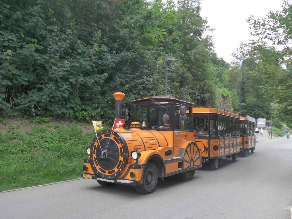 (193'986) - Rheinfall-Z�gli - SH 227 - am 10. Juni 2018 beim Rheinfall bei Neuhausen