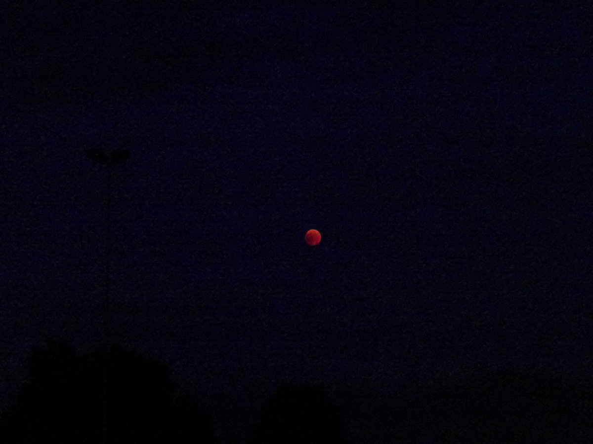 (195'211) - Die Mondfinsternis am 27. Juli 2018 von Thun-Lerchenfeld aus