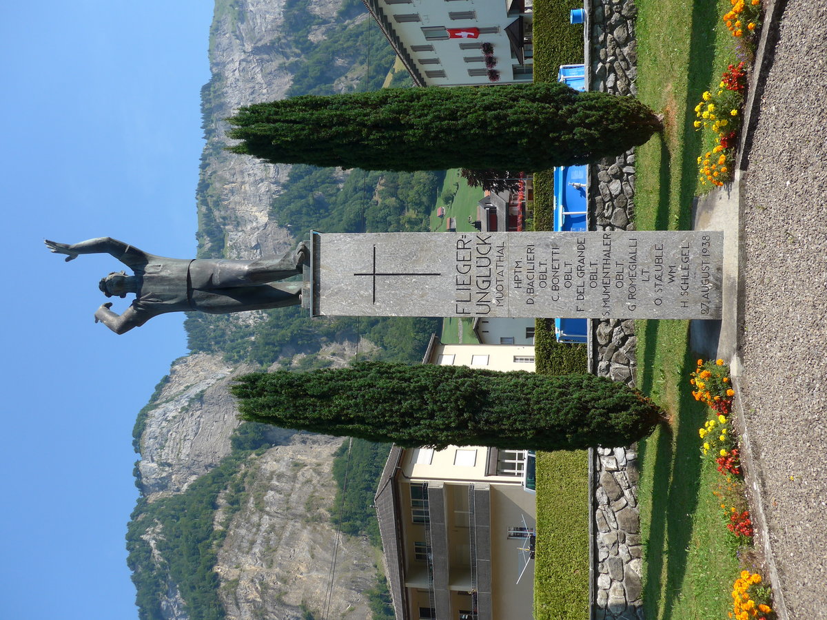 (195'391) - Denkmal vom Fliegerungl�ck am 27. August 1938 am 1. August 2018 in Muotathal
