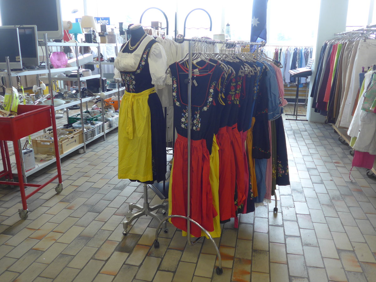 (195'849) - Dirndl am 17. August 2018 im BrockiShop Thun