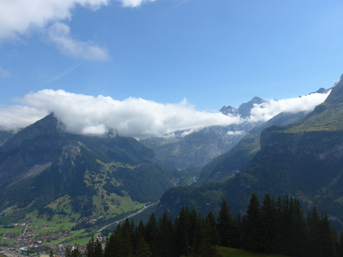 (195'961) - Blick auf Kandersteg am 18. August 2018 von der Allmenalp bei Kandersteg aus