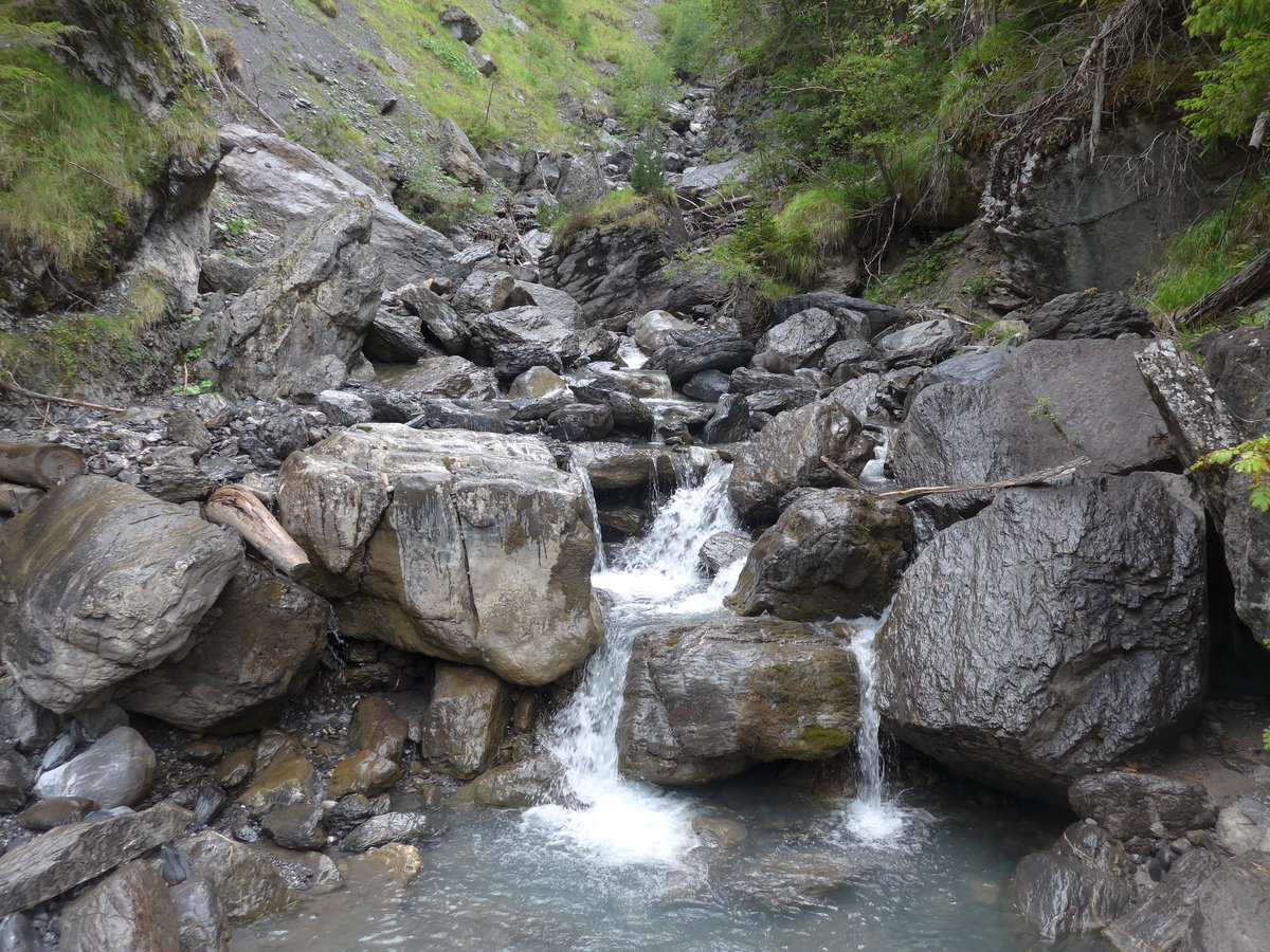 (195'978) - Bergbach am 18. August 2018 oberhalb von Kandersteg