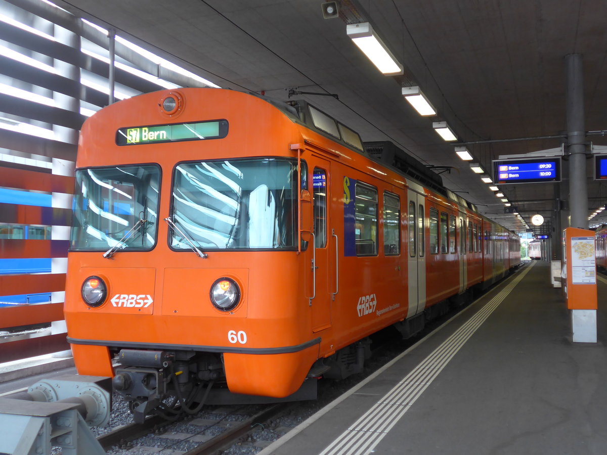 (196'368) - RBS-Pendelzug - Nr. 60 - am 2. September 2018 im Bahnhof Worb Dorf
