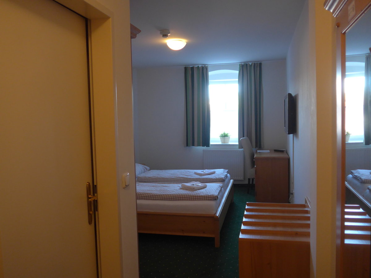 (196'991) - Das Hotelzimmer am 12. September 2018 im Hotel Alt Oberndorf in Oberndorf