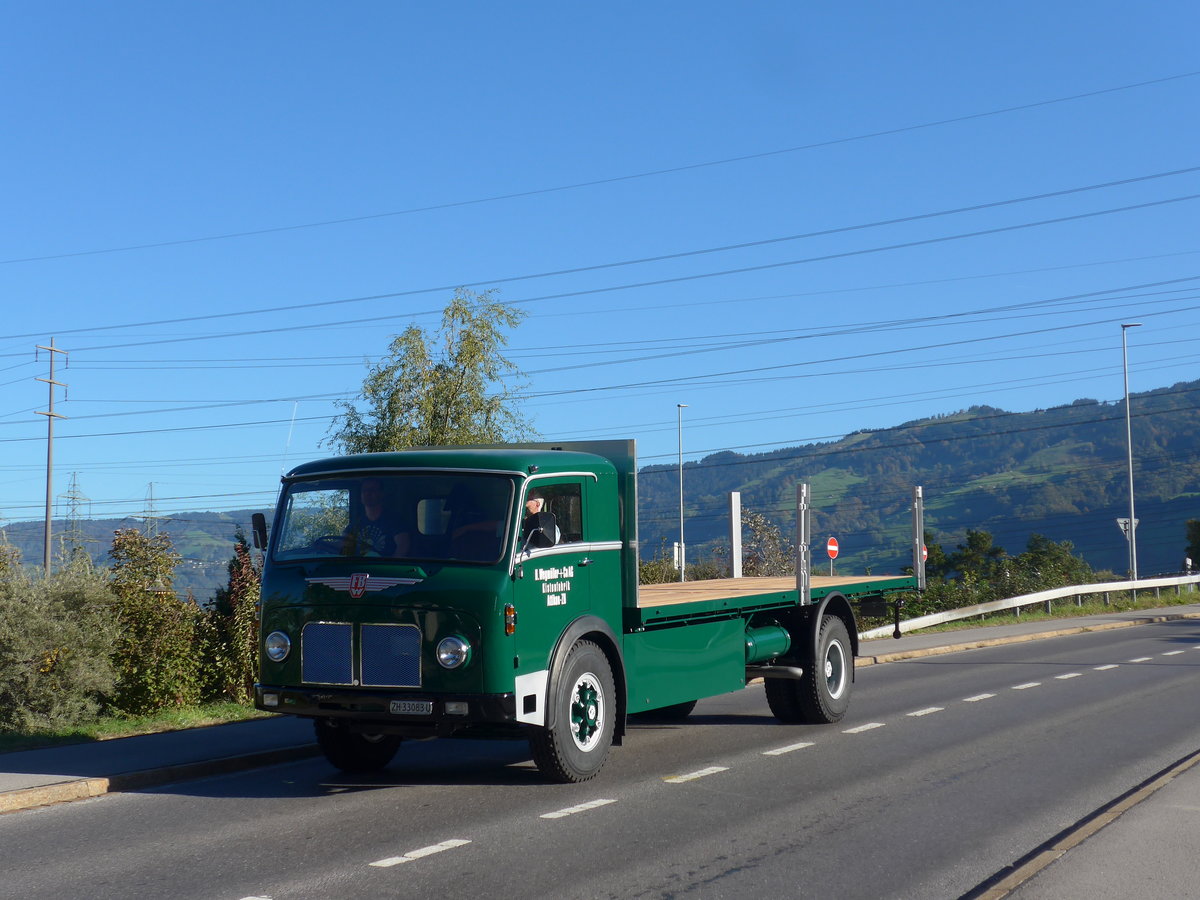 (198'162) - Wegm�ller, Attikon - ZH 33'083 U - FBW am 13. Oktober 2018 in Bilten, Sch�niserstrasse
