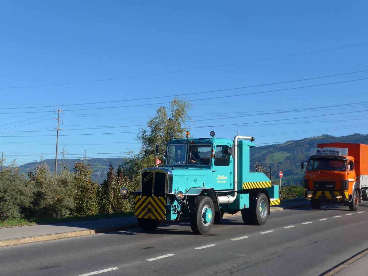 (198'185) - Billeter, M�nnedorf - Nr. 8/ZH 17'186 - FBW am 13. Oktober 2018 in Bilten, Sch�niserstrasse