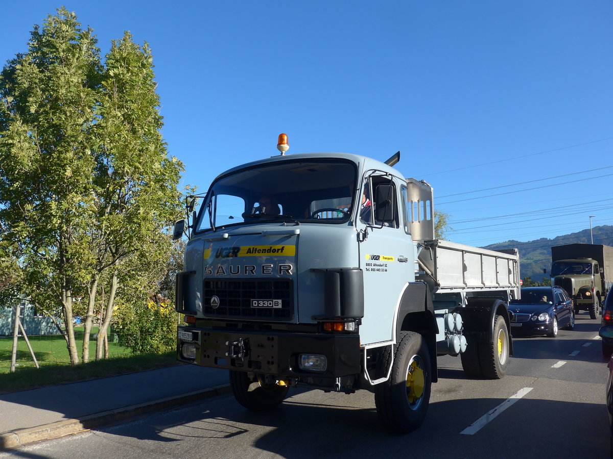 (198'195) - Z�ger, Altendorf - SZ 90'528 U - Saurer am 13. Oktober 2018 in Bilten, Sch�niserstrasse