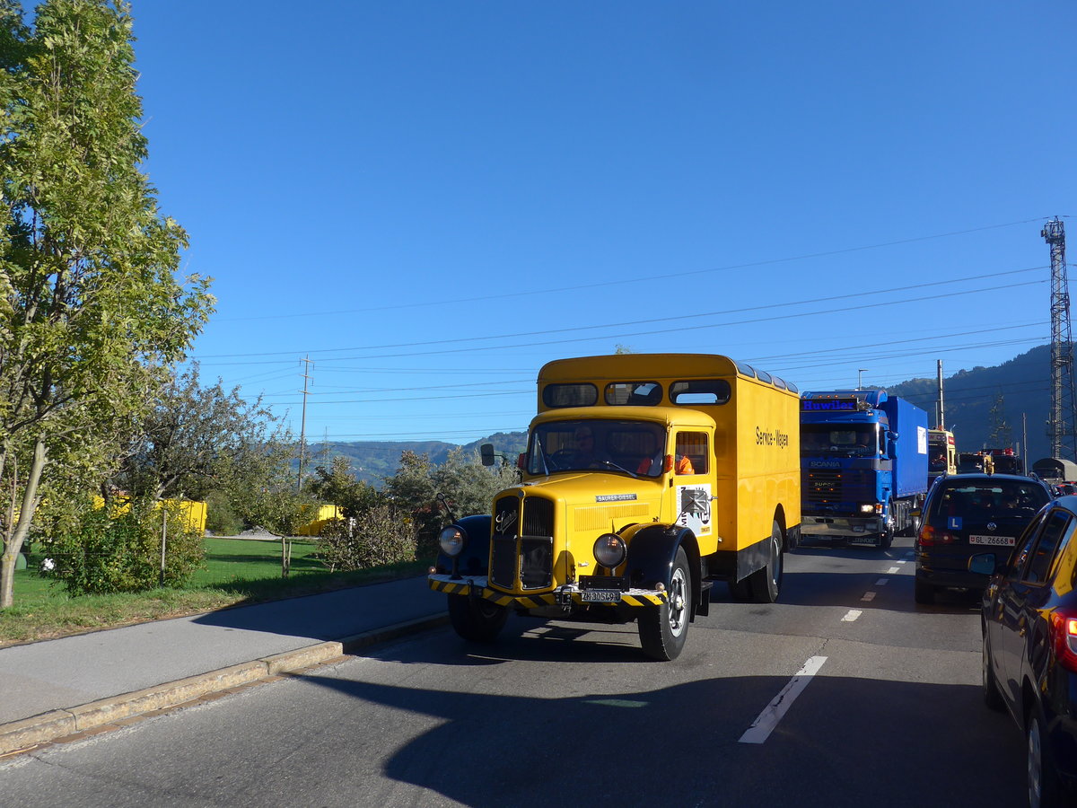 (198'213) - Marti-Toneatti - ZH 30'549 U - Saurer am 13. Oktober 2018 in Bilten, Sch�niserstrasse