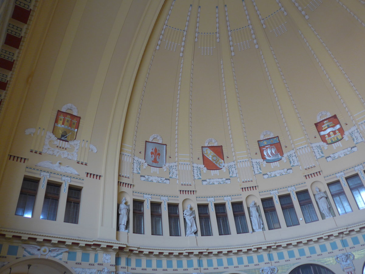 (198'377) - Dachkuppel im alten Bahnhof am 18. Oktober 2018 in Praha