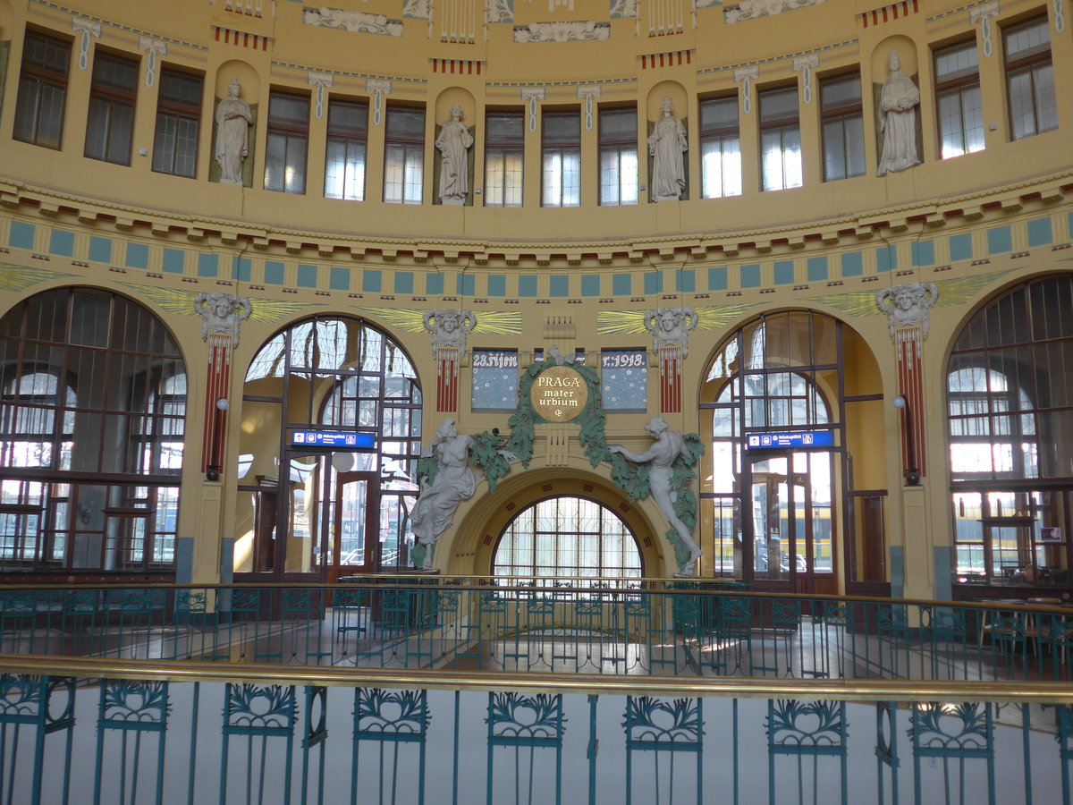(198'380) - Im alten Bahnhof am 18. Oktober 2018 in Praha