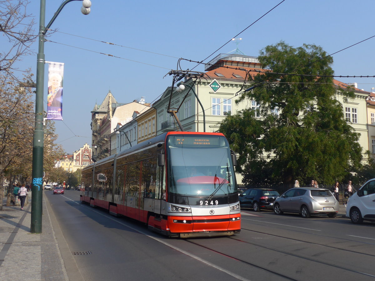 (198'396) - DPP-Tram - Nr. 9249 - am 18. Oktober 2018 in Praha