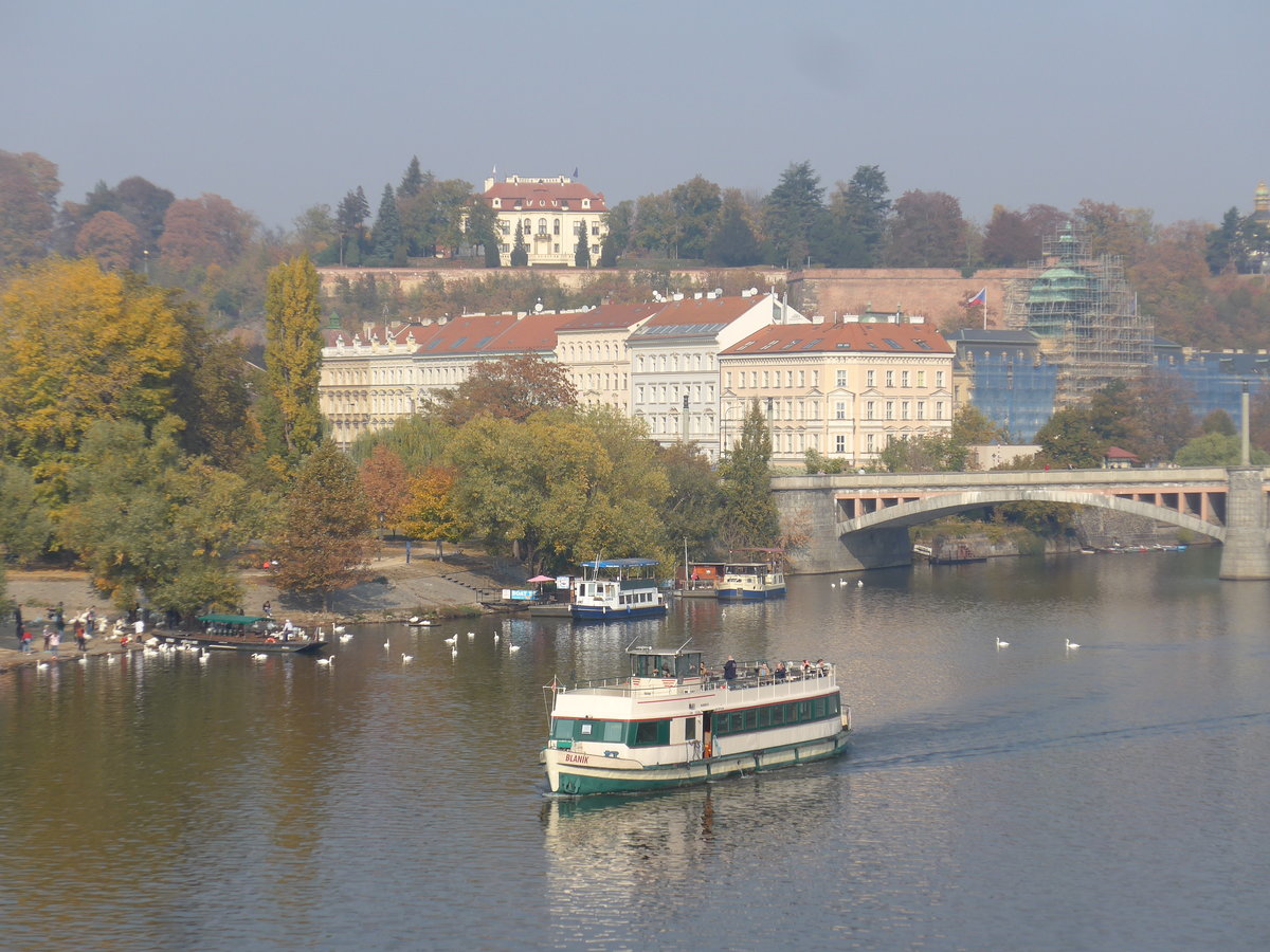(198'403) - Motorschiff Blan�k auf er Moldau am 18. Oktober 2018 in Praha