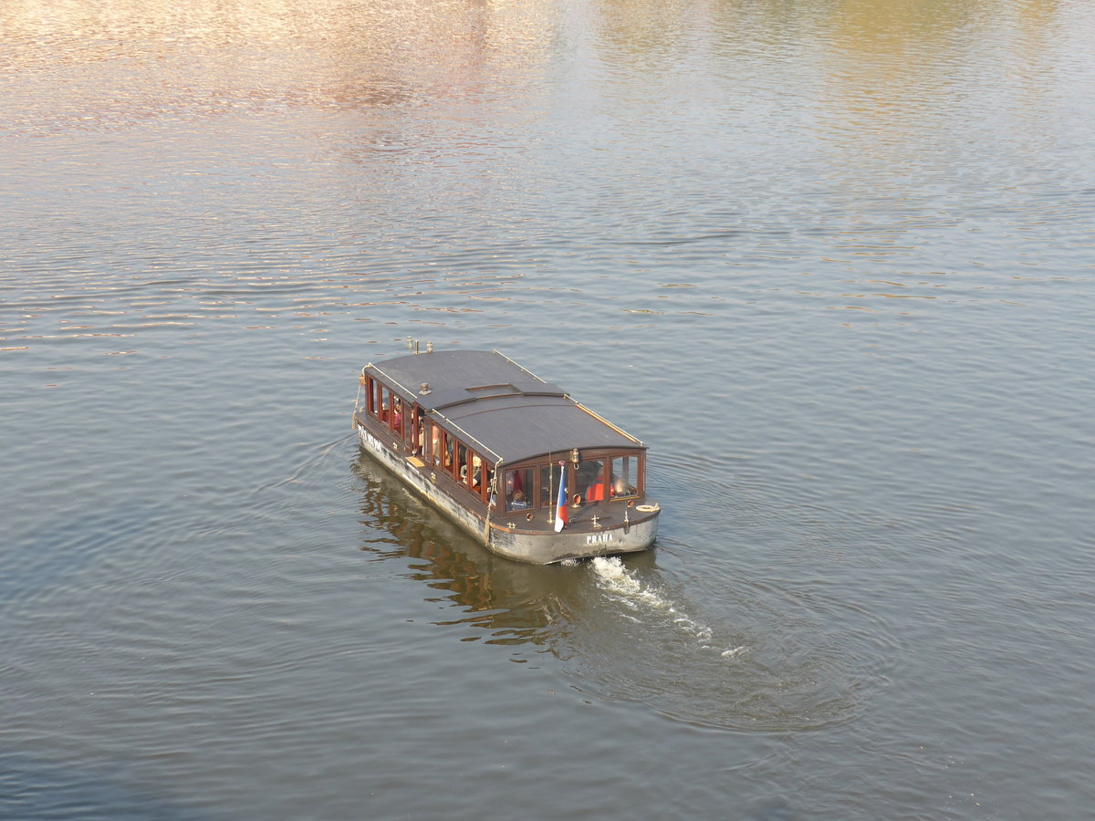 (198'405) - Motorschiff Praha auf der Moldau am 18. Oktober 2018 in Praha