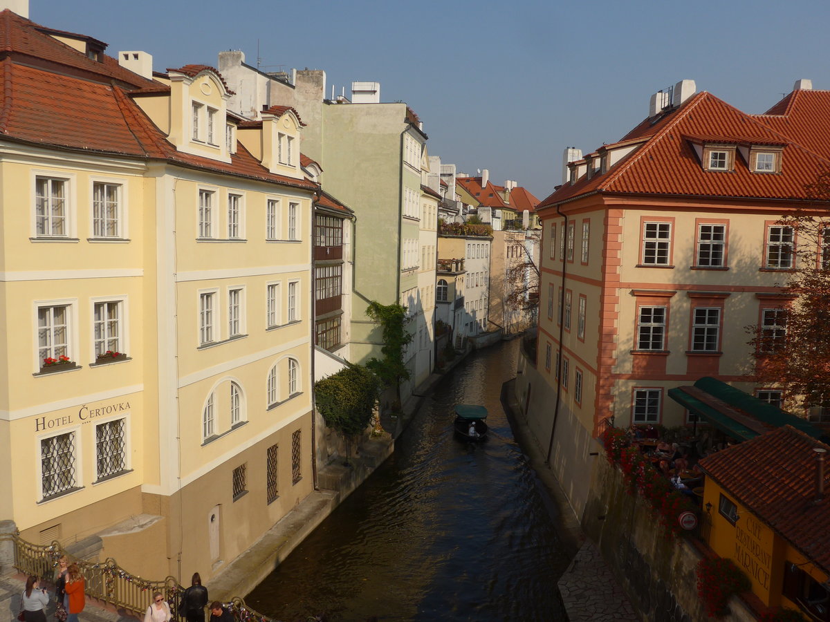 (198'408) - Kleiner Kanal in der Innenstadt am 18. Oktober 2018 in Praha