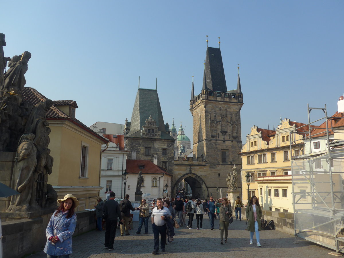 (198'409) - Kleinseitner Br�ckent�rme am 18. Oktober 2018 in Praha