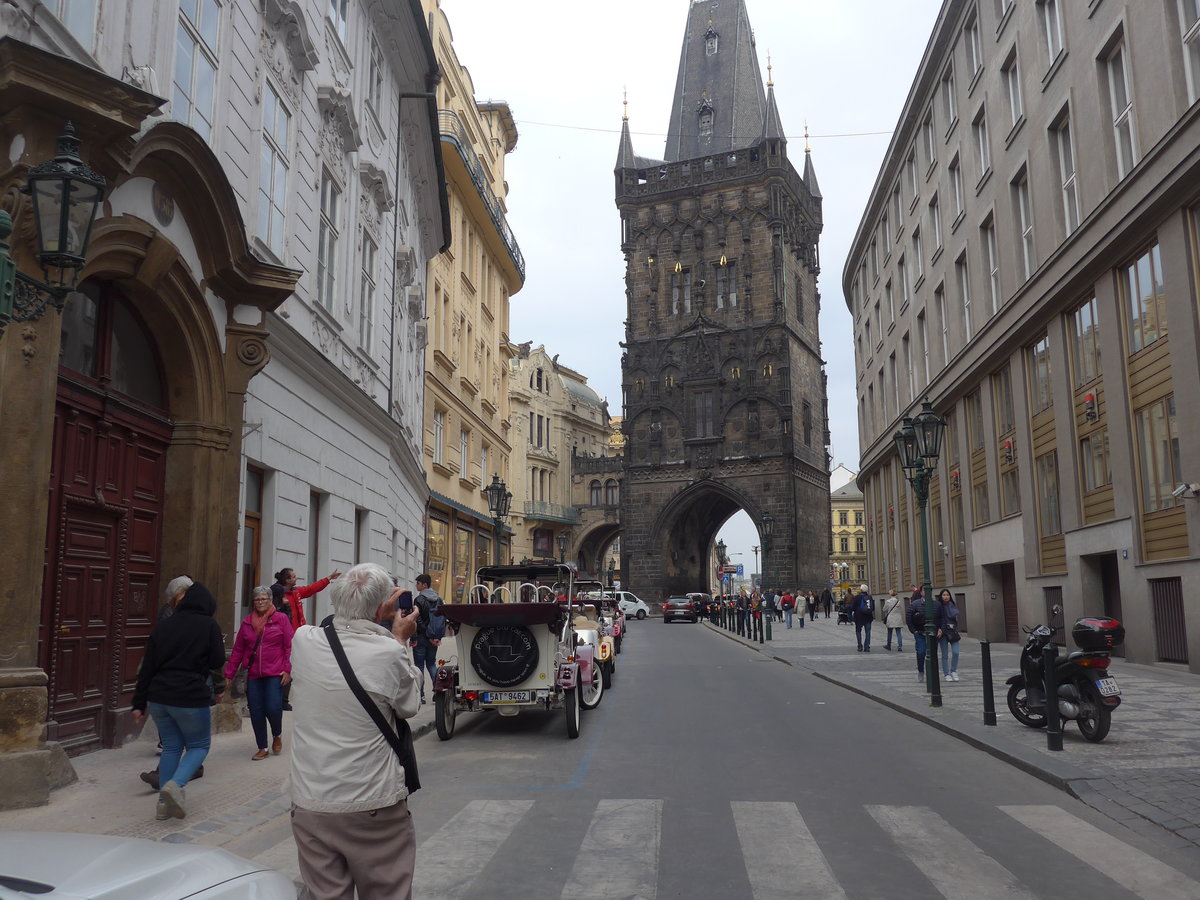 (198'737) - Der Pulverturm am 19. Oktober 2018 in Praha