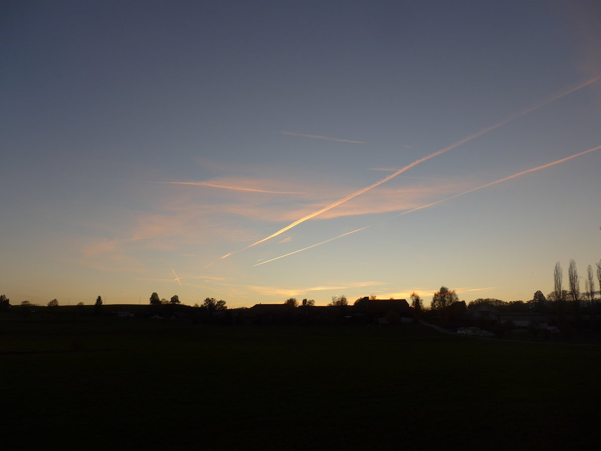 (199'299) - Abendstimmung am 12. November 2018 �ber Allmendingen