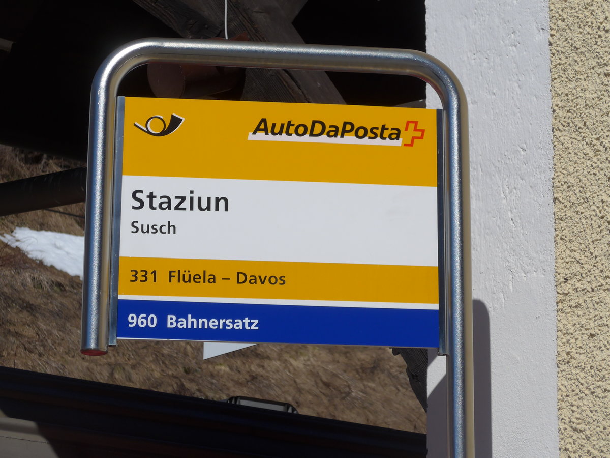 (202'608) - PostAuto-Haltestelle - Susch, Staziun - am 20. M�rz 2019