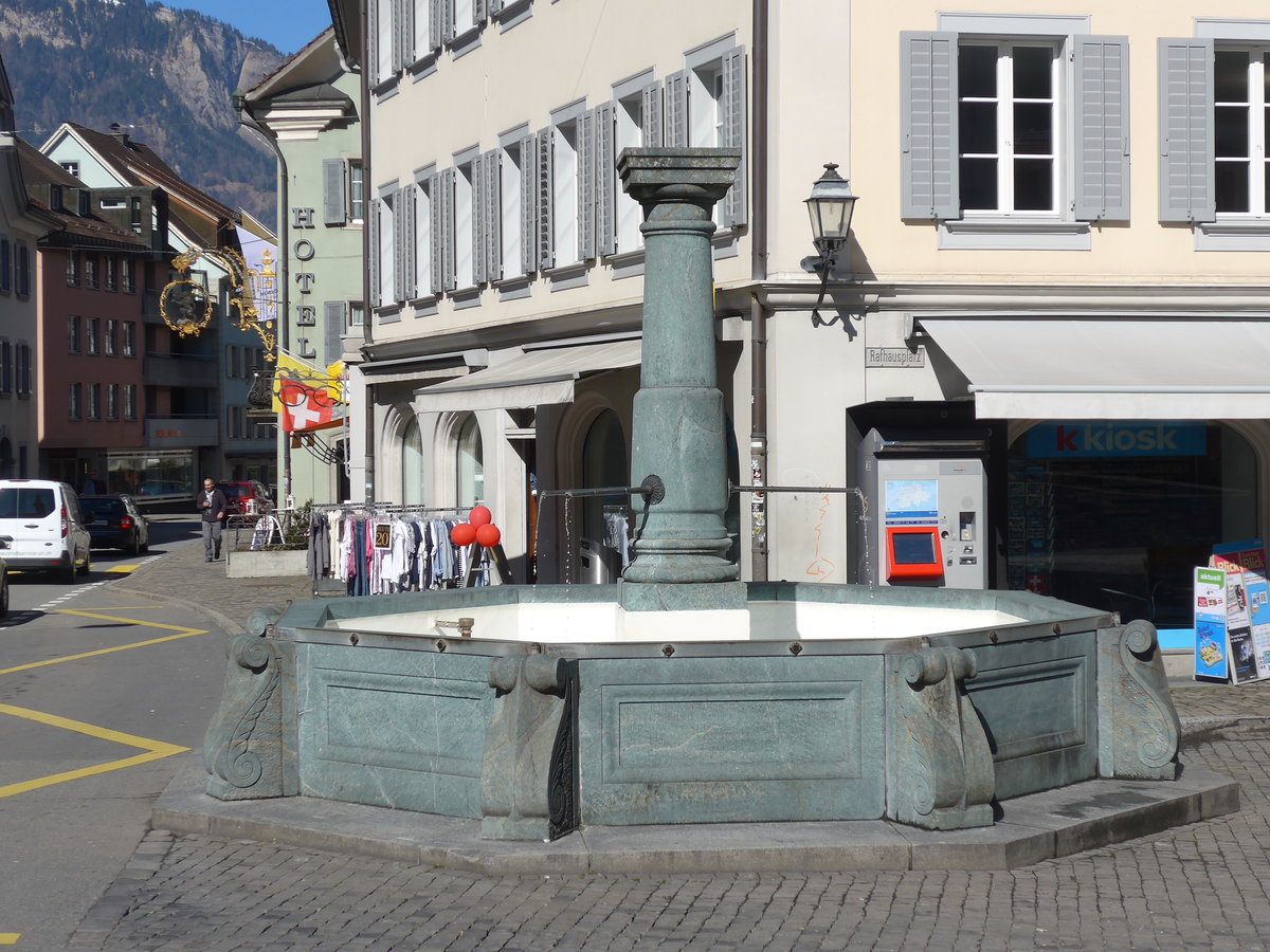 (202'811) - Brunnen am 22. M�rz 2019 in Altdorf, Telldenkmal