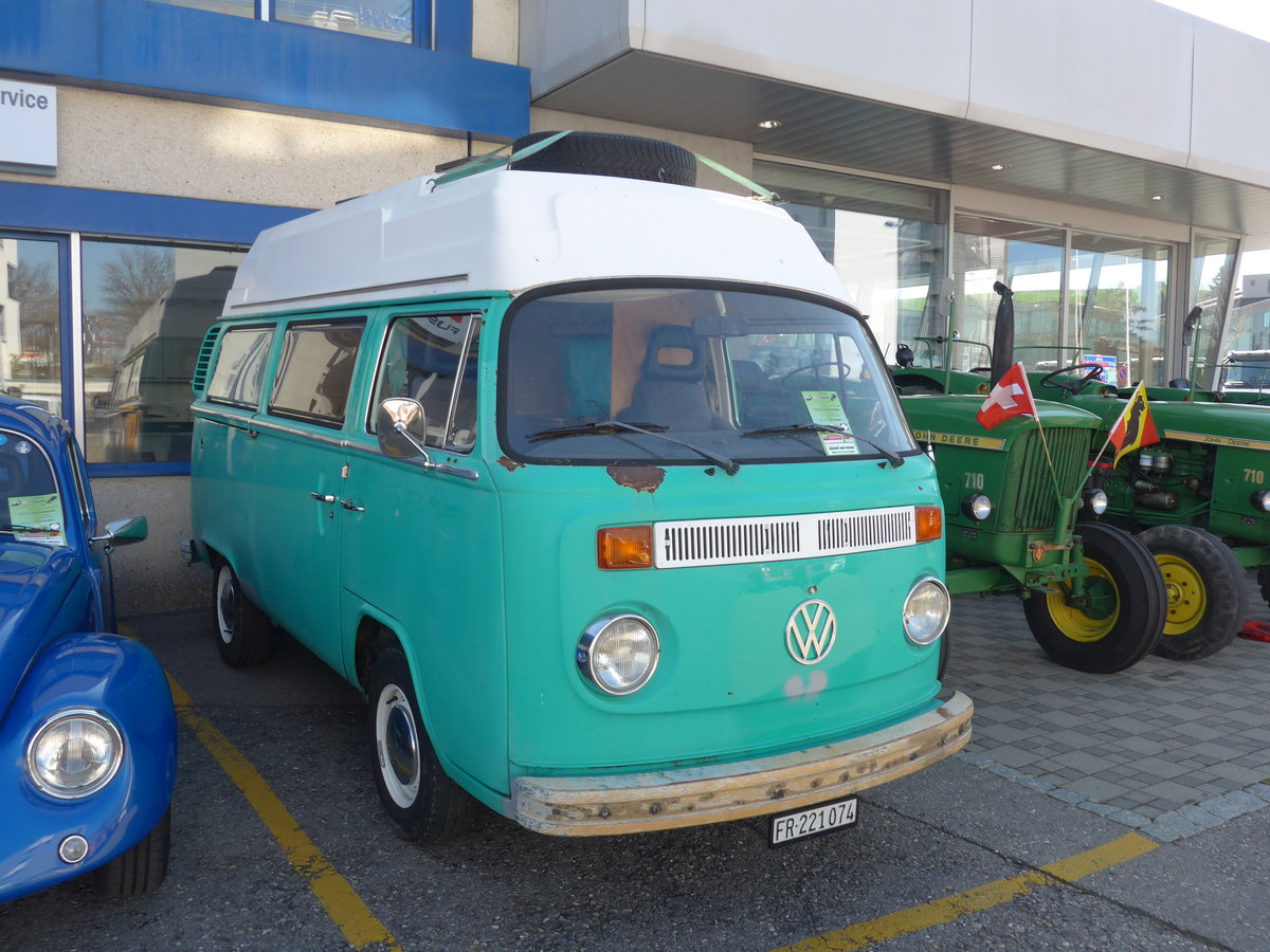 (203'208) - VW-Bus - FR 221'074 - am 24. M�rz 2019 in Granges-Paccot, Forum-Fribourg